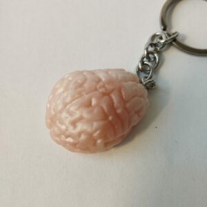 agy kinézetű kulcstartó epoxigyantából