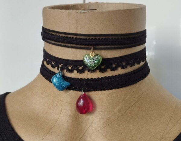 choker nyakláncok zöld piros kék