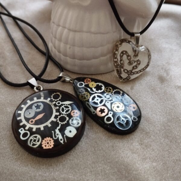 steampunk epoxy medálok fekete