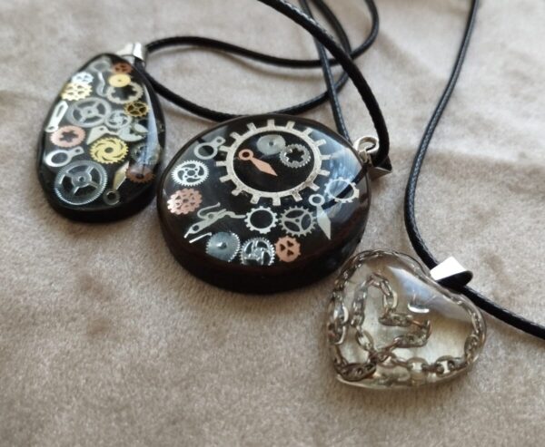 steampunk epoxy medálok